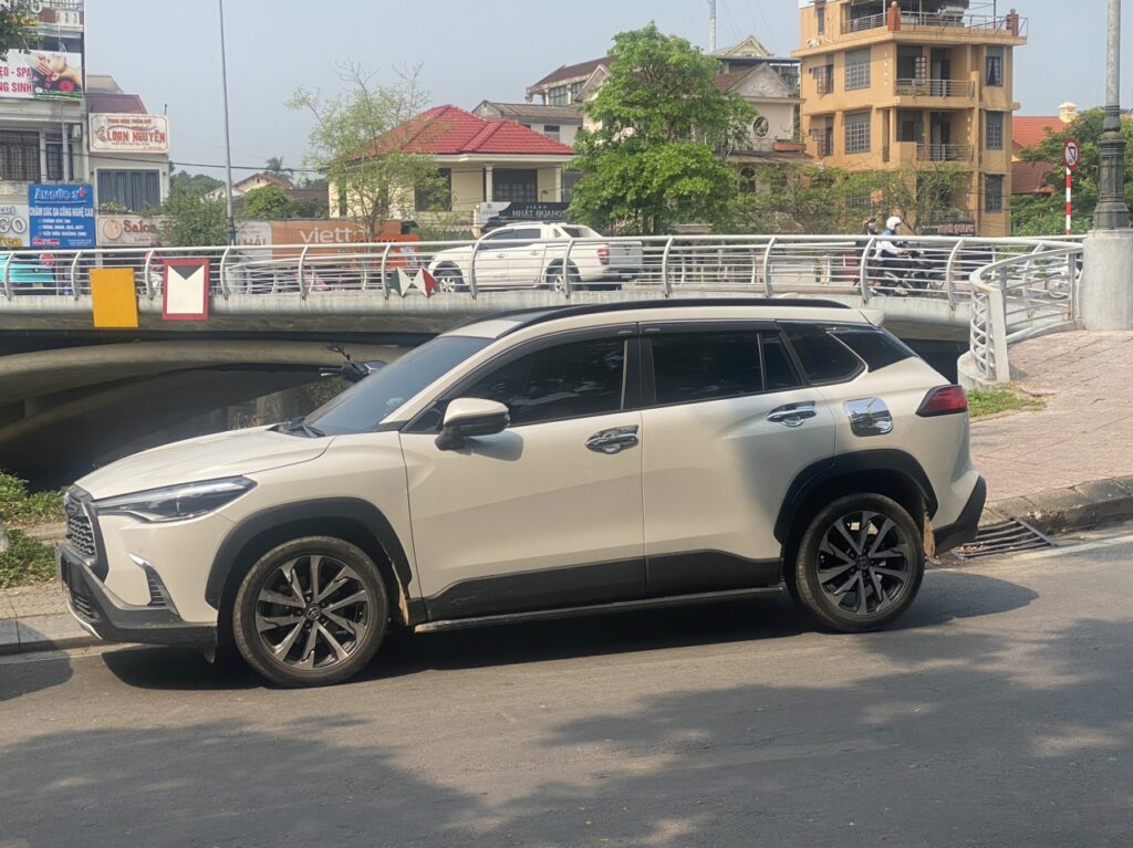 Hire car from Hoi An to Hue